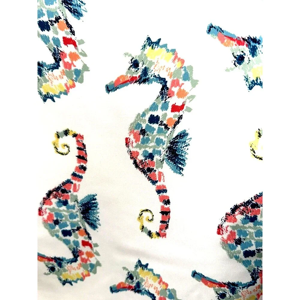Thro Marlo Lorenz Bella Seahorse Table Runner 14
